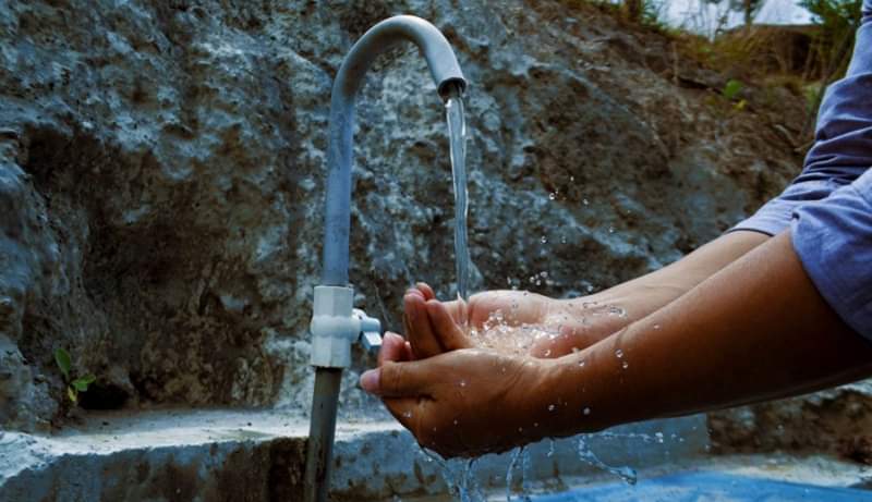 Empresas de agua podrán promediar consumo hasta dos meses después del estado de emergencia