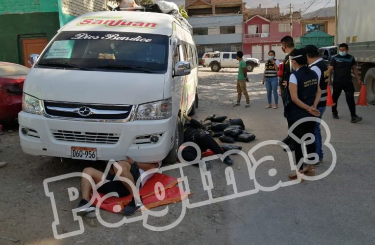 Descubren 40 kilos de hoja de coca camuflada en chasis de combi