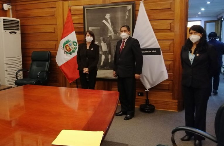 Ministra ofreció más camas hospitalarias para Huánuco