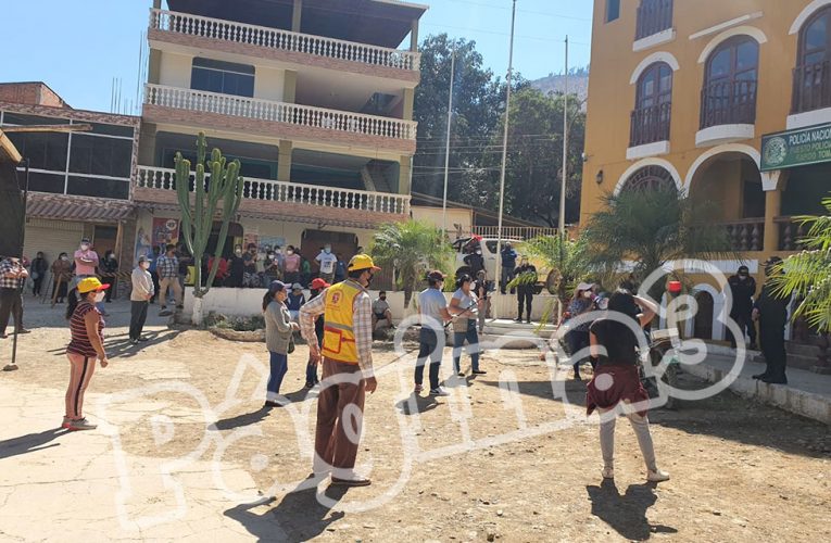 Protestan contra alcalde por mal manejo de crisis sanitaria