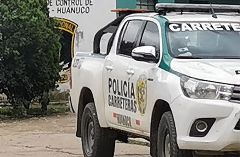 Dictan detención preliminar para policías acusados de pedir dinero a vendedora de coca
