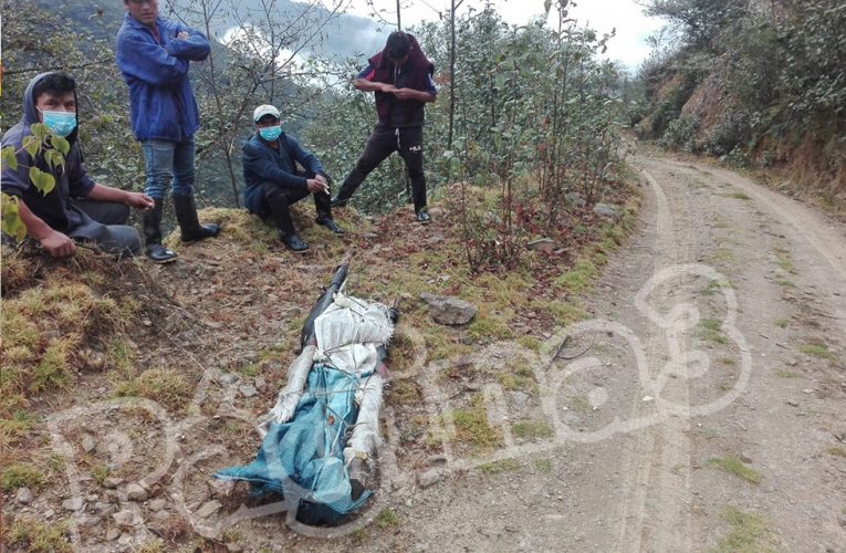 En riachuelo hallan cadáver de un joven