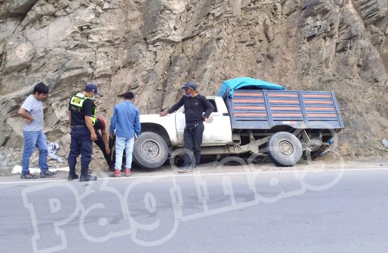 Camioneta se despista en la carretera Central