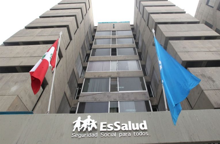 EsSalud podría perder 4 millones de soles por demora en entrega de pruebas rápidas