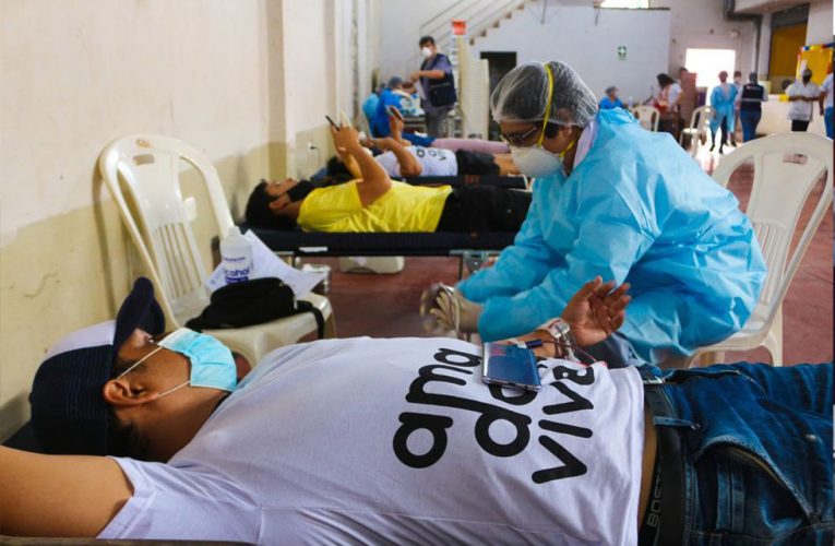 Tingaleses donaron sangre para hospital