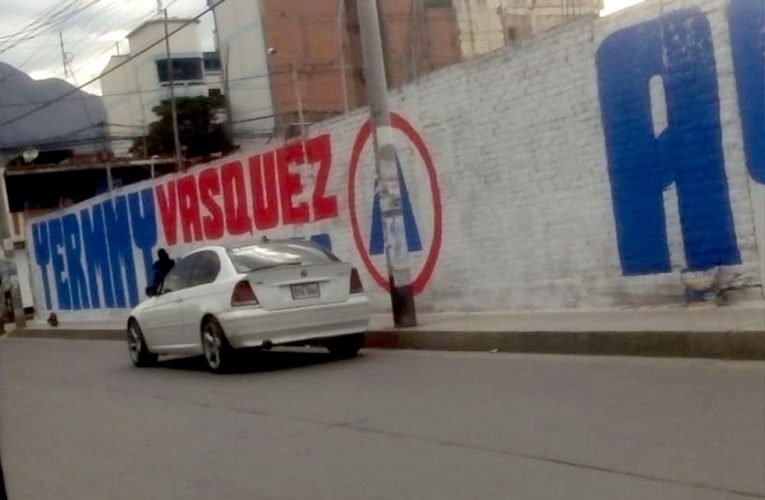 Pintaron propaganda electoral de esposa de alcalde en  pared del Club Central