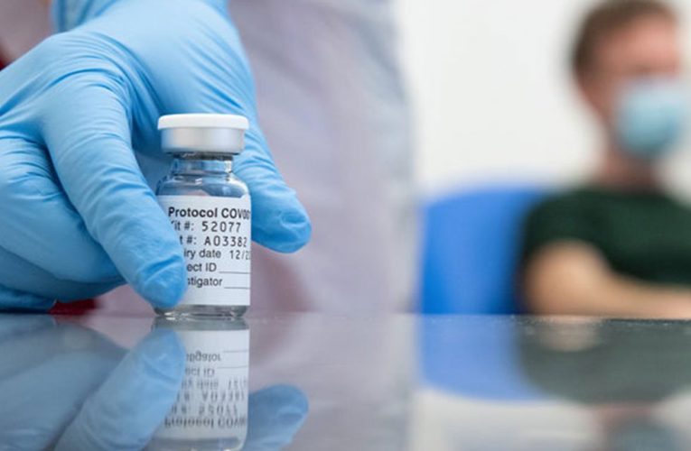 Universidad de Oxford: vacuna contra la covid alcanza eficacia del 90%