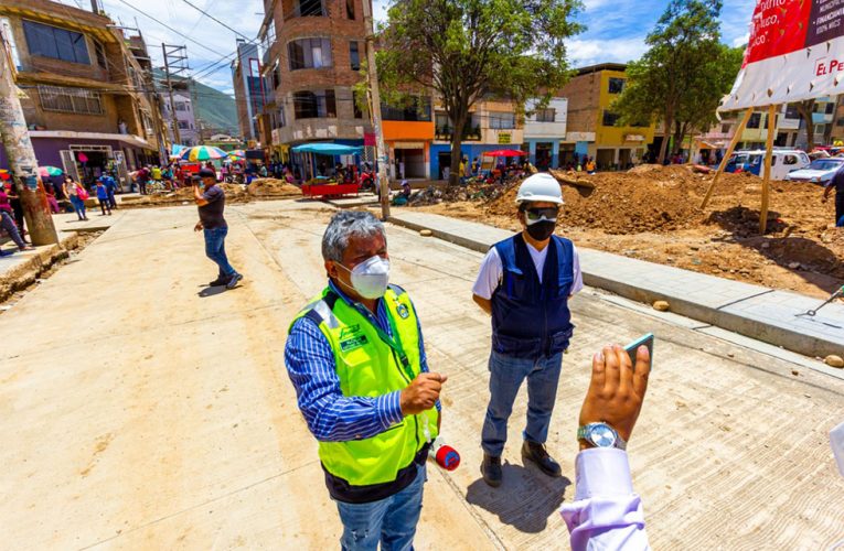 Obra de pistas y veredas de Paucarbamba con 80 % de avance