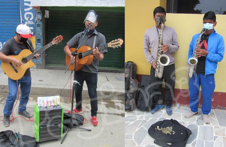 Nuestros artistas siguen en las calles sin trabajo