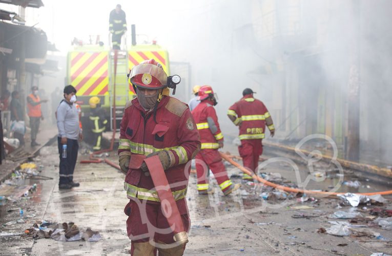 Bomberos indignados  porque les cancelaron vacunación contra la covid