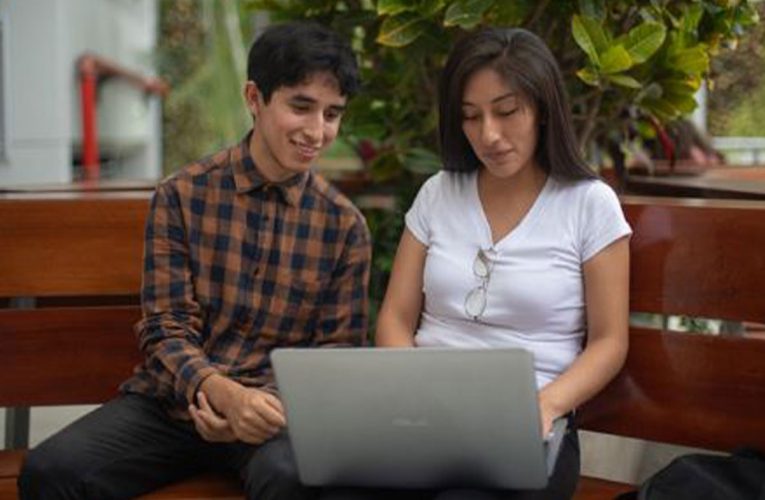Ofrecen becas para estudiantes afectados por la pandemia