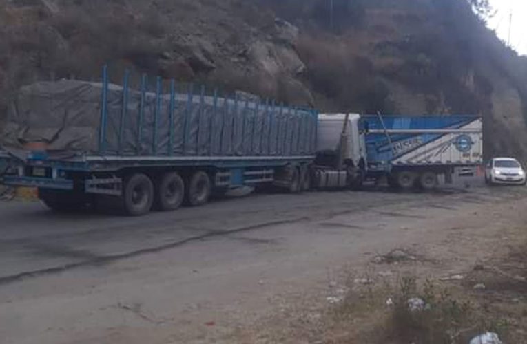Camiones chocan en ruta Ambo – San Rafael