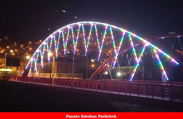 Prueban luces led de nuevo puente Pavletich