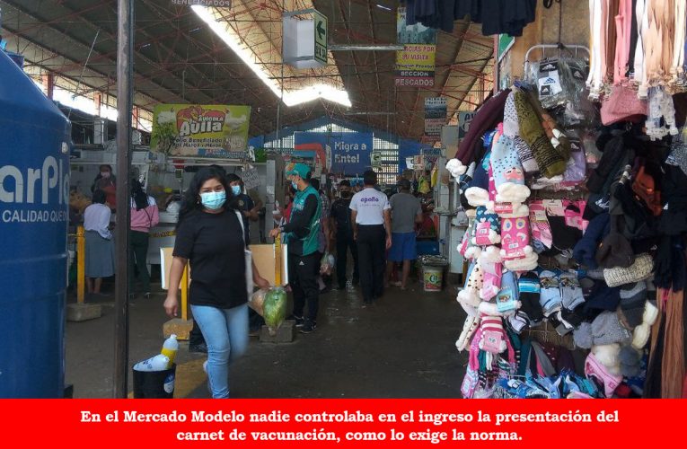 Aumenta público en puntos de vacunación contra la covid-19