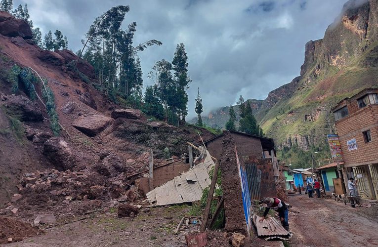 Dieciséis familias deben ser reasentadas tras deslizamiento de cerro en Jacas Grande
