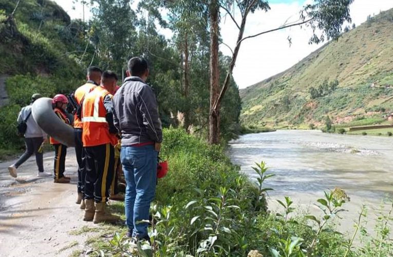 Ejército se suma a búsqueda de amigos en el río Marañón