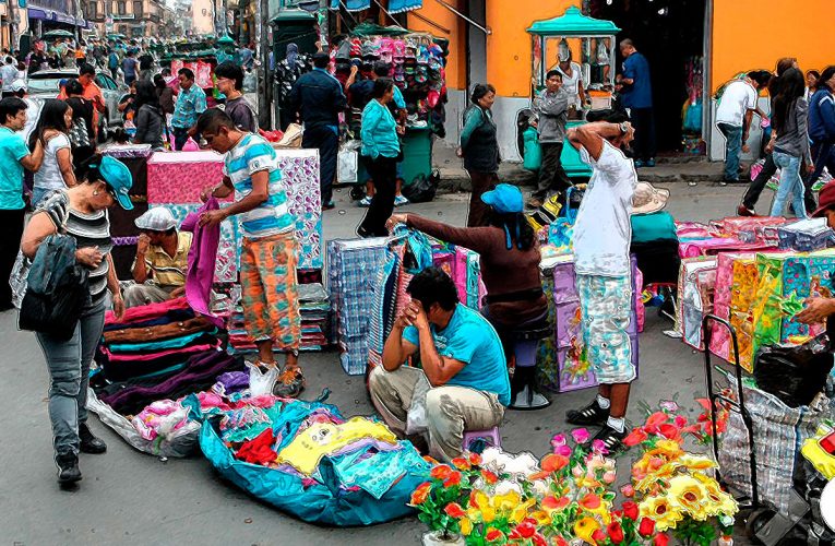 “No más pobres en un país rico”