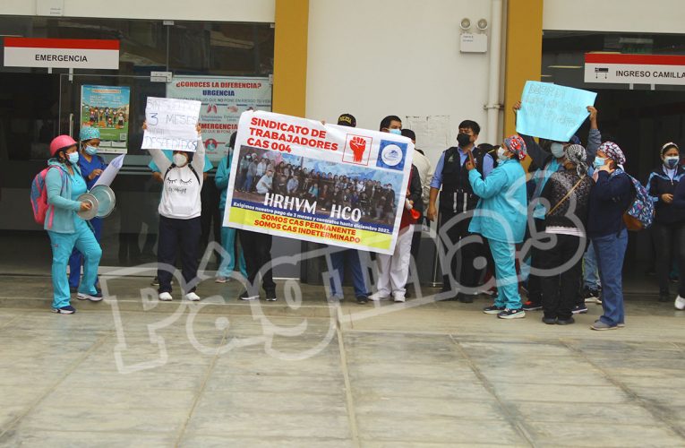 Trabajadores del hospital protestan por despido