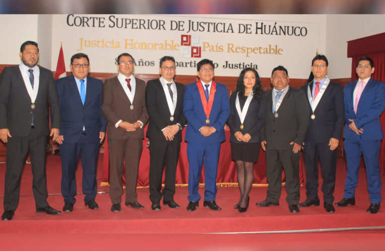 Juramentan a ocho jueces supernumerarios