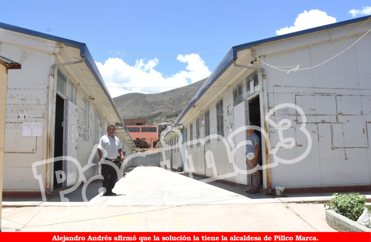 Alumnos del Juan Velasco Alvarado sin aulas  para iniciar el año escolar