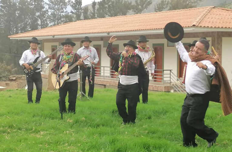 Equipo de producción de TV Perú graba videos de nuestros mejores artistas