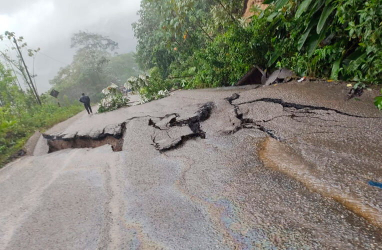 Huaico destruye plataforma y aísla a Pucallpa