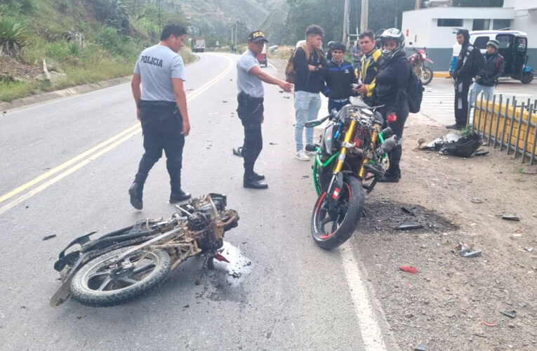Menor que conducía moto muere en choque