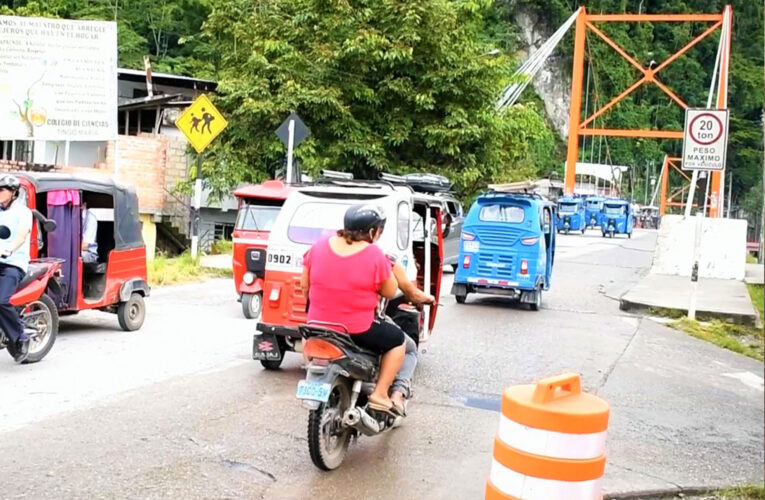 Otra vez el puente Corpac en riesgo de colapsar