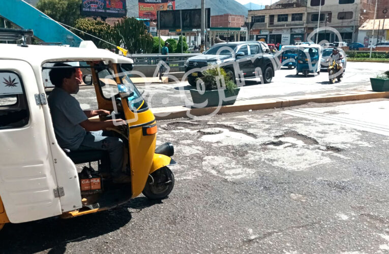 Coordinan para tapar baches en los puentes