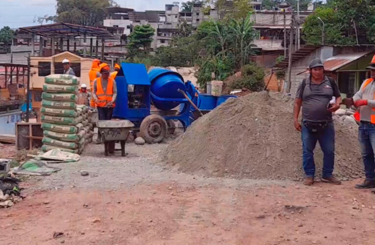 Adeudan un mes de salario obreros de obra financiada por Municipalidad de Leoncio Prado