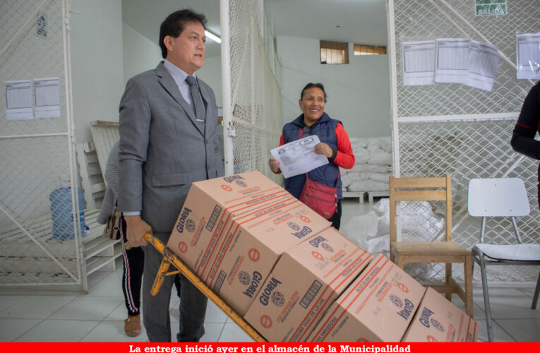Veintisiete tarros de leche y 36 bolsas de avena recibirán beneficiarios del Vaso de Leche
