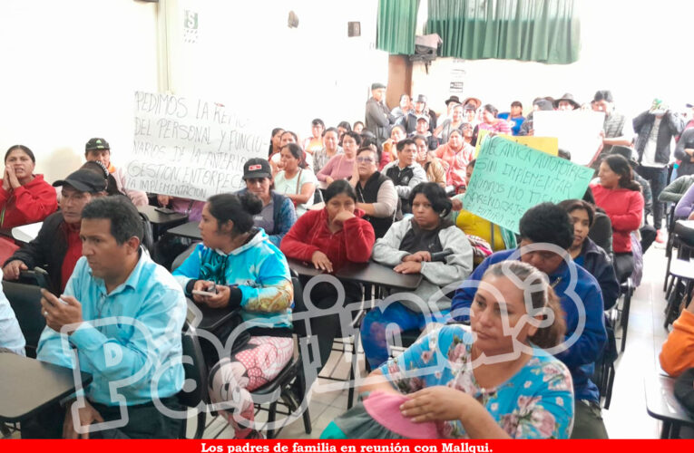 Techo del nuevo colegio Hermilio Valdizán  con fisuras y filtraciones