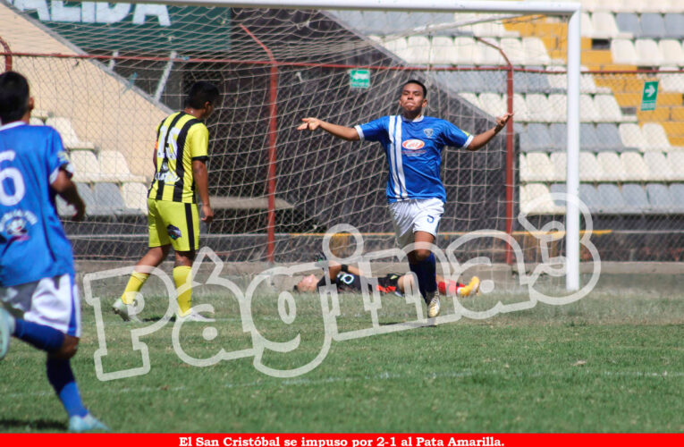 Debutan  con pie derecho