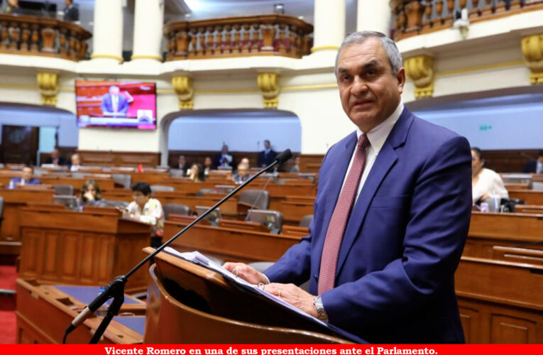 Congreso censura a ministro del Interior