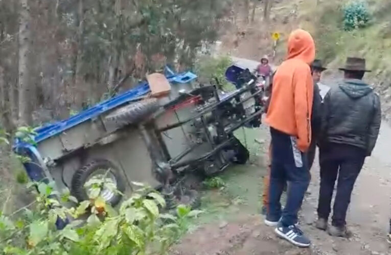 Una fallecida en volcadura de motocarga