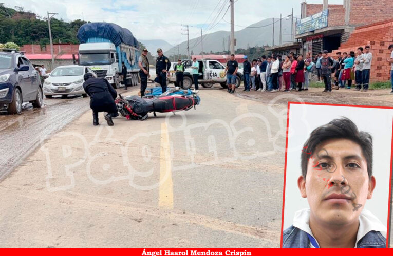 Ingeniero muere en choque de su moto con camión