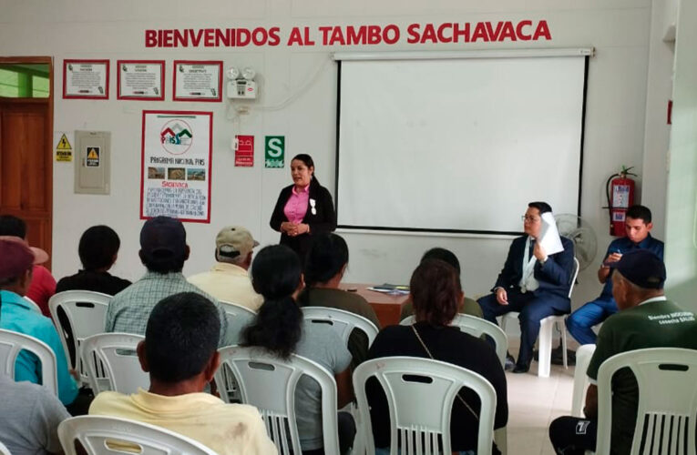 Dan charla sobre violencia contra las mujeres en Sachavaca