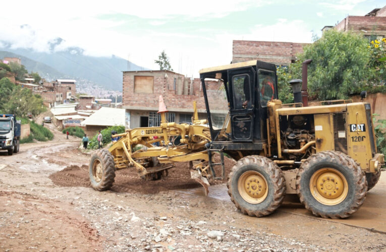 Rehabilitan carretera  en Pomares y Las Moras