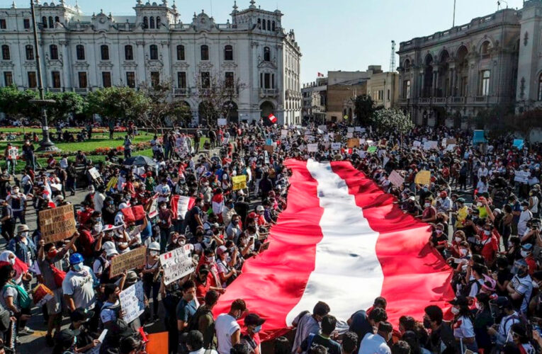 Esta democracia ya no es democracia