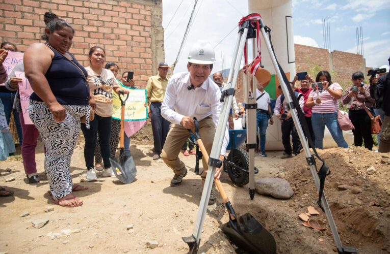 Inician construcción  de pistas y veredas en el sector 3 de San Luis