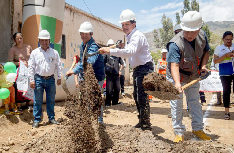 Construyen pistas y veredas en Amarilis