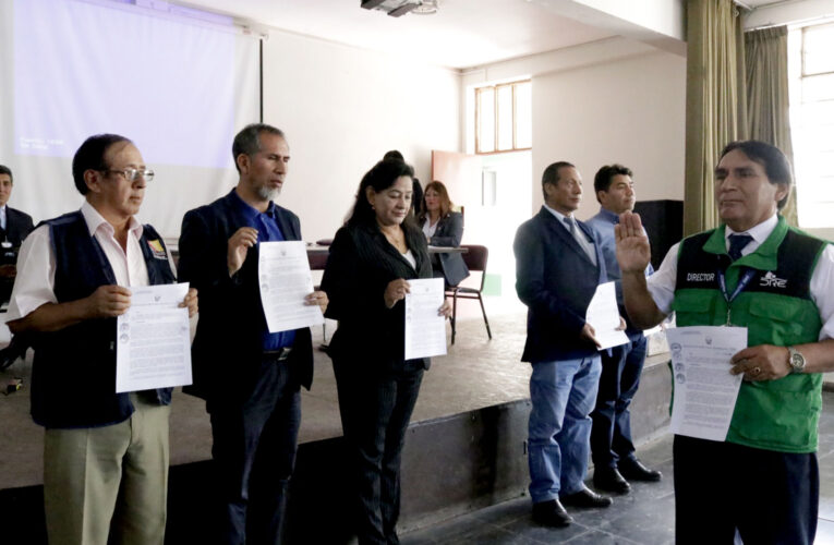 Juramenta directiva del Consejo Participativo Regional de Educación