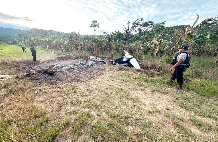Avioneta es hallada quemada en pista clandestina