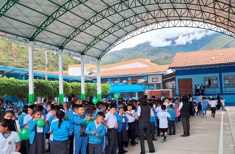 Benavides inició el  año escolar con techo