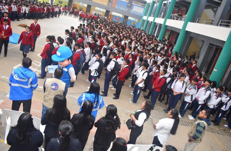 Convocan a escolares y docentes a concurso sobre uso del agua