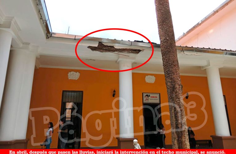 Cielorraso del palacio  municipal se cae a pedazos