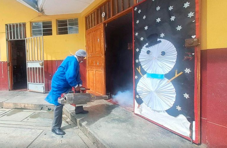 Fumigarán 400 colegios ante inicio de clases