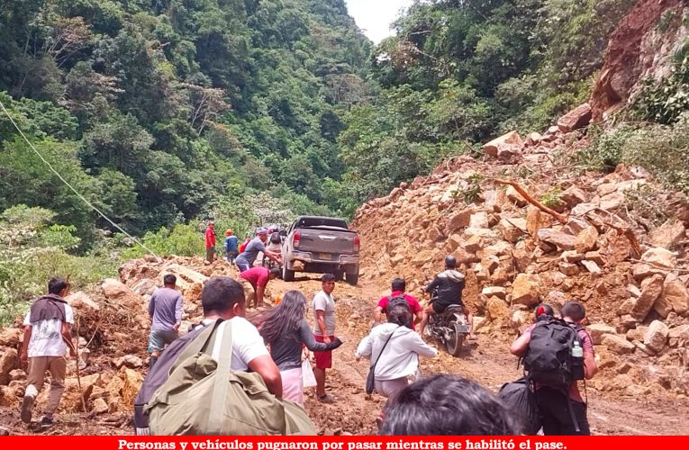 Derrumbe bloquea carretera a Tingo María