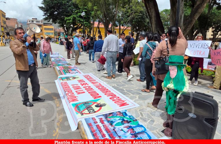 Protestan por demora  en investigaciones contra gobernador regional