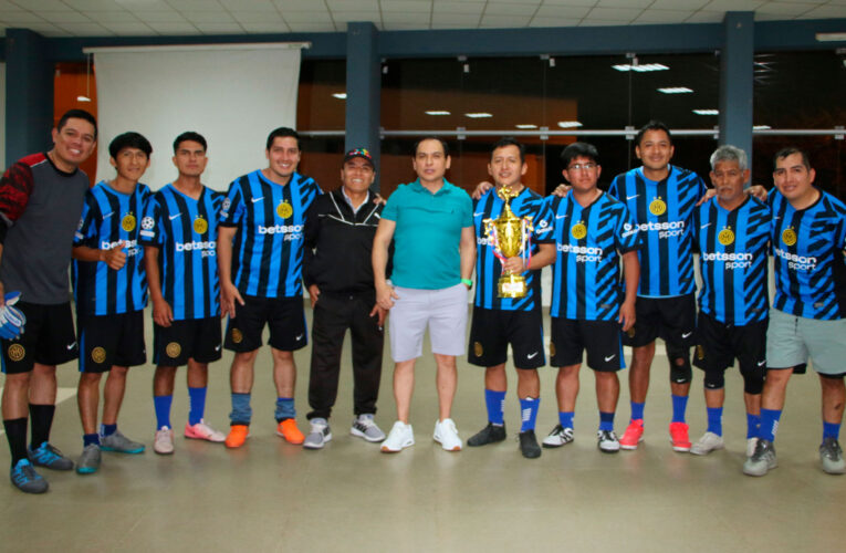 Judiciales alzaron la copa en campeonato relámpago